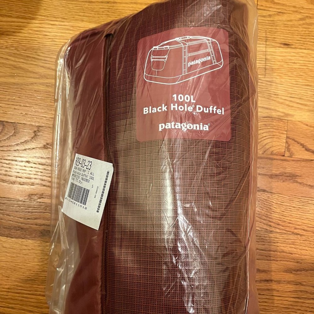 Rosehip Patagonia black hole 100L duffel bag